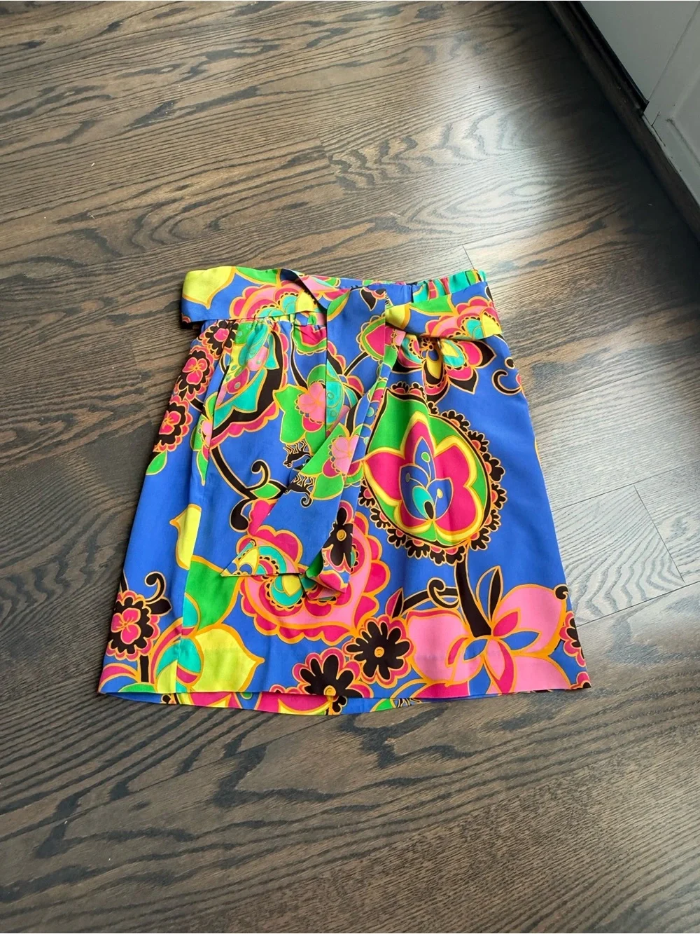 Lilly Pulitzer Skirt Silk with self belt Small
